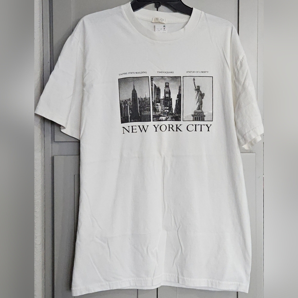Black And White New York City Graphic T-Shirt J Galt - Pacsun Brand NWT, S - Picture 1 of 4